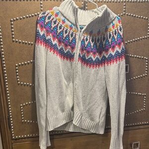 Chaps Gray Sweater with Colorful Pattern